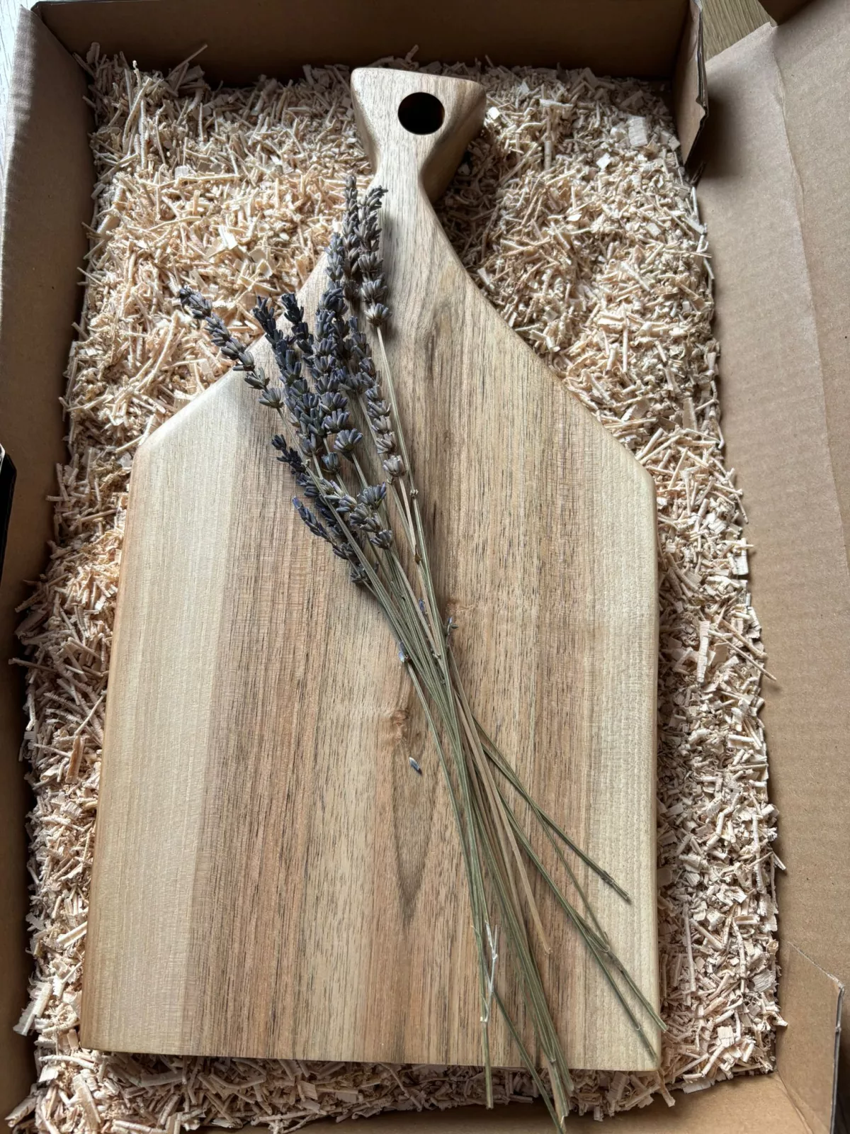 Deska do krojenia z orzecha włoskiego pod grawer