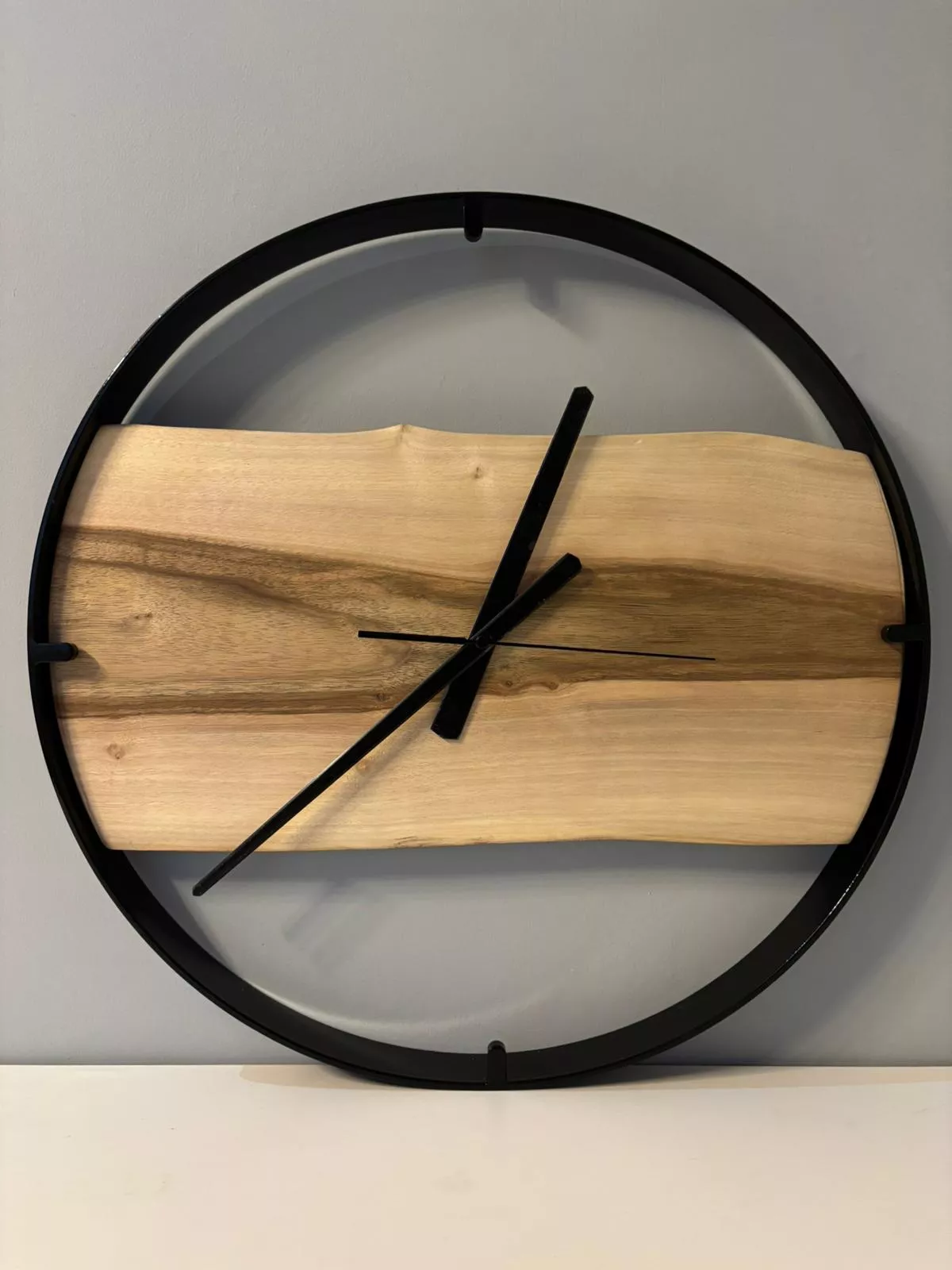 Drewniany zegar ścienny w metalowej ramie Driftwood