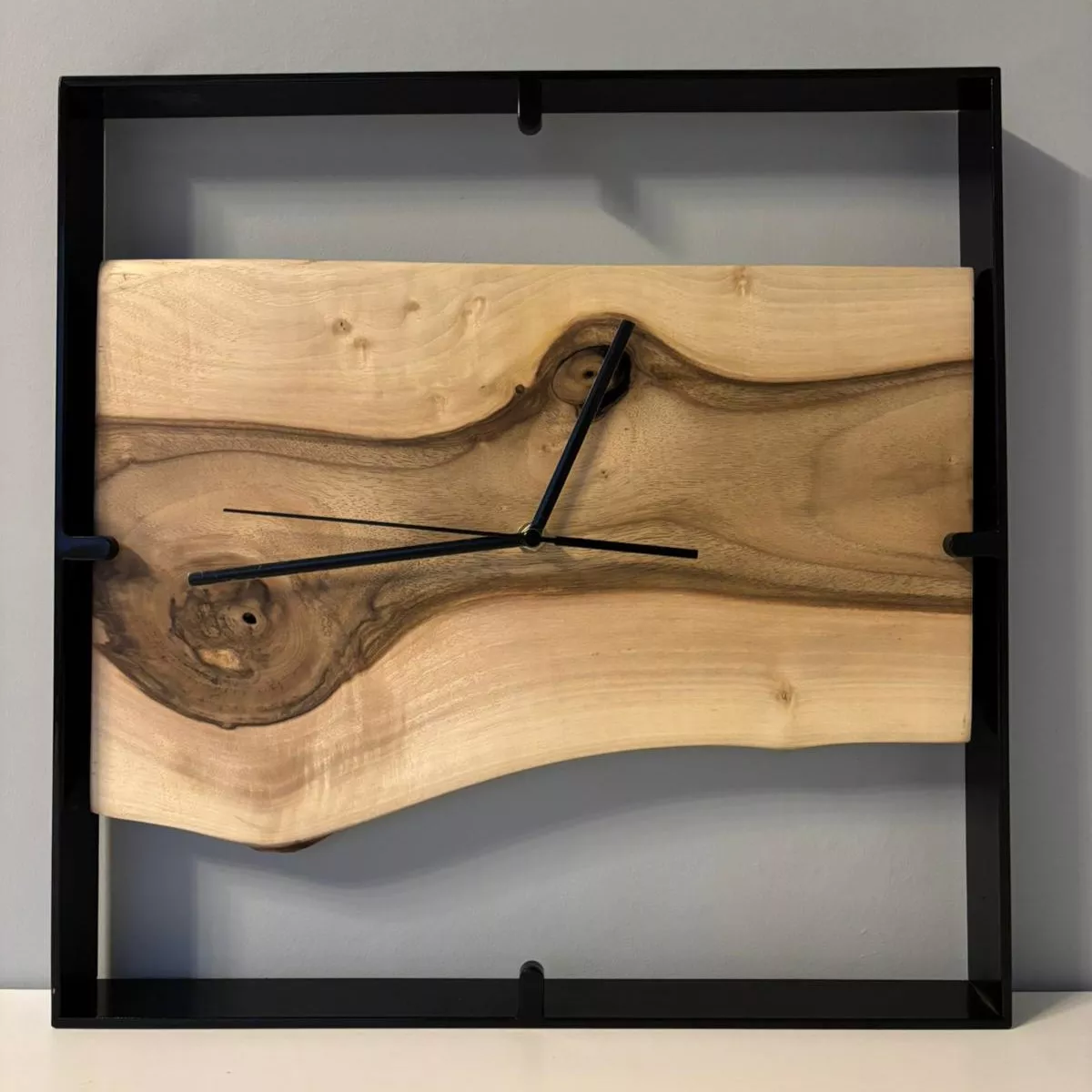 Drewniany zegar ścienny w metalowej ramie Driftwood