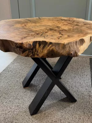 Stolik kawowy z plastra wiązu driftwood