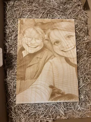 Karykatura na drewnie Driftwood