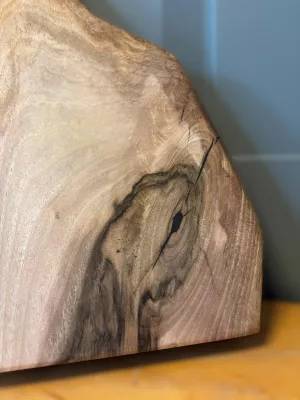 Nazwa produktu: Deska do krojenia z orzecha włoskiego - monolit Driftwood Nr 0