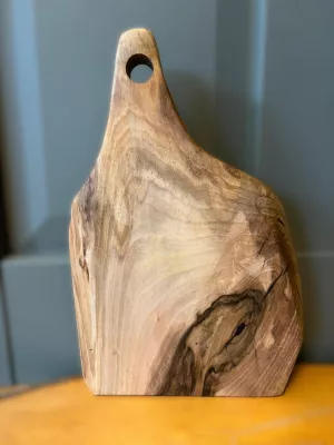 Nazwa produktu: Deska do krojenia z orzecha włoskiego - monolit Driftwood Nr 0