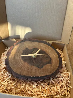 Zegar kominkowy z plastra drewna orzecha Driftwood