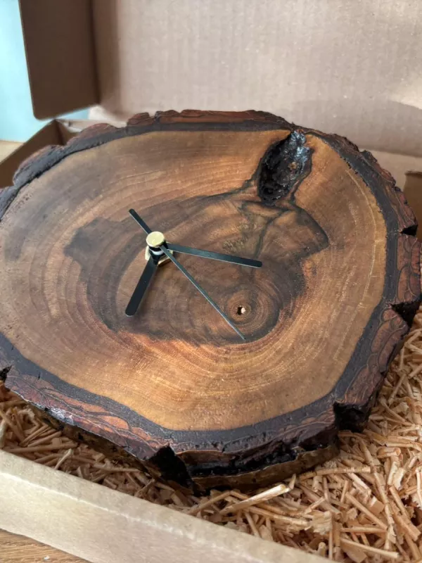 Produkt Zegar z plastra drewna orzecha Driftwood Zdjęcie