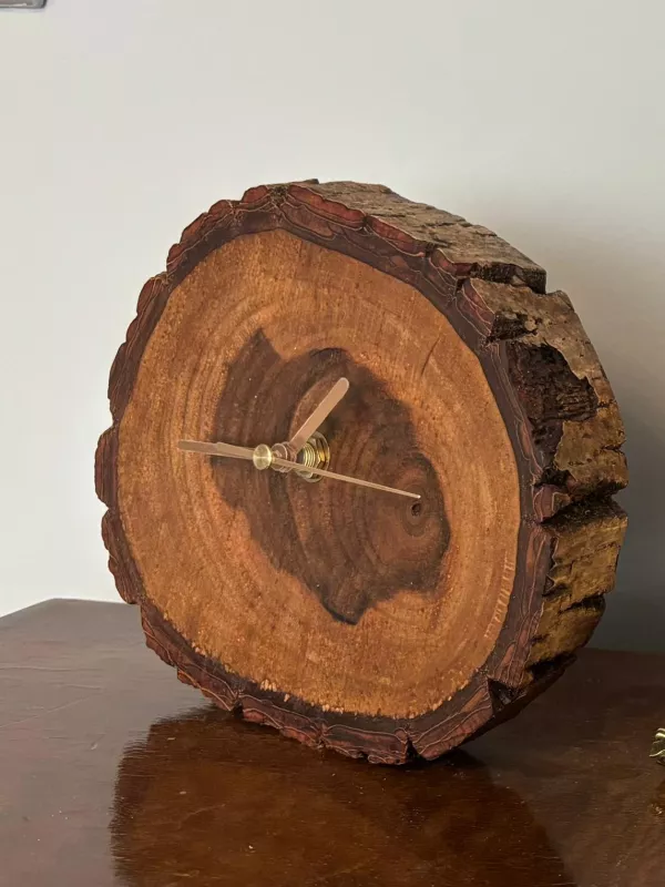 Produkt Zegar kominkowy z plastra drewna orzecha Driftwood Zdjęcie