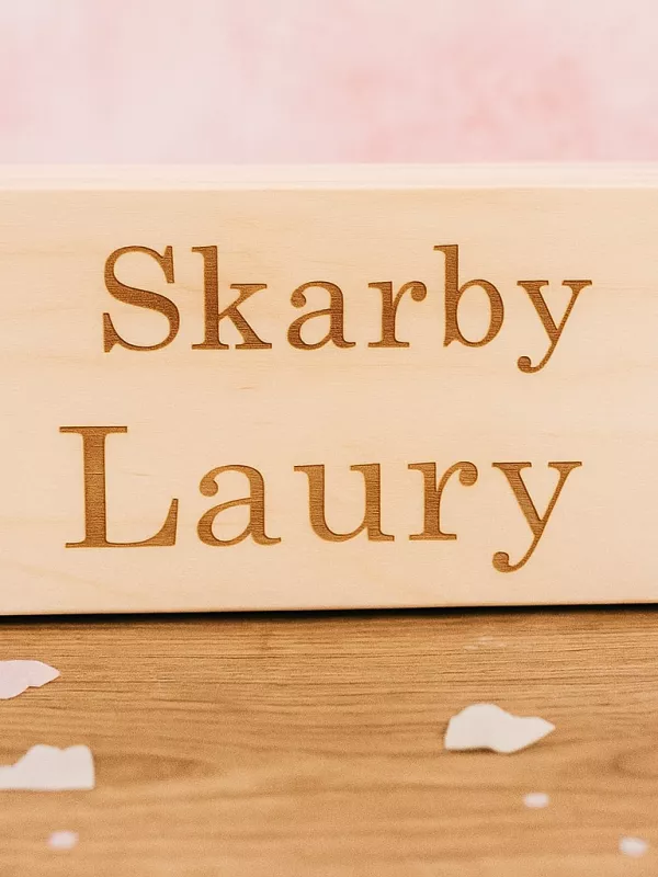 Produkt Szkatułka drewniana personalizowana z okazji chrztu Zdjęcie